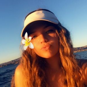 Meet your Posher, Makayla